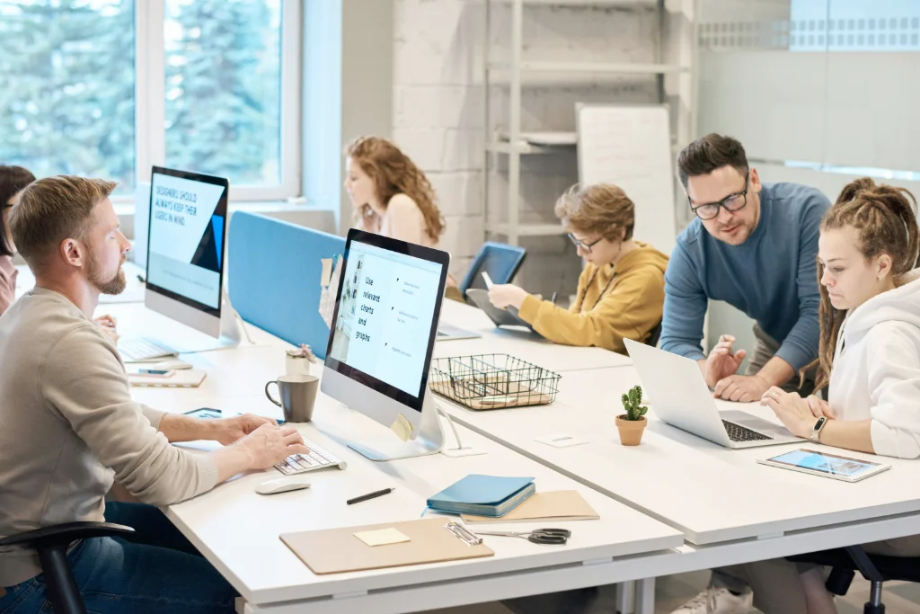 Beispiel für Wireframes und Prototypen im UX/UI Design Unterricht